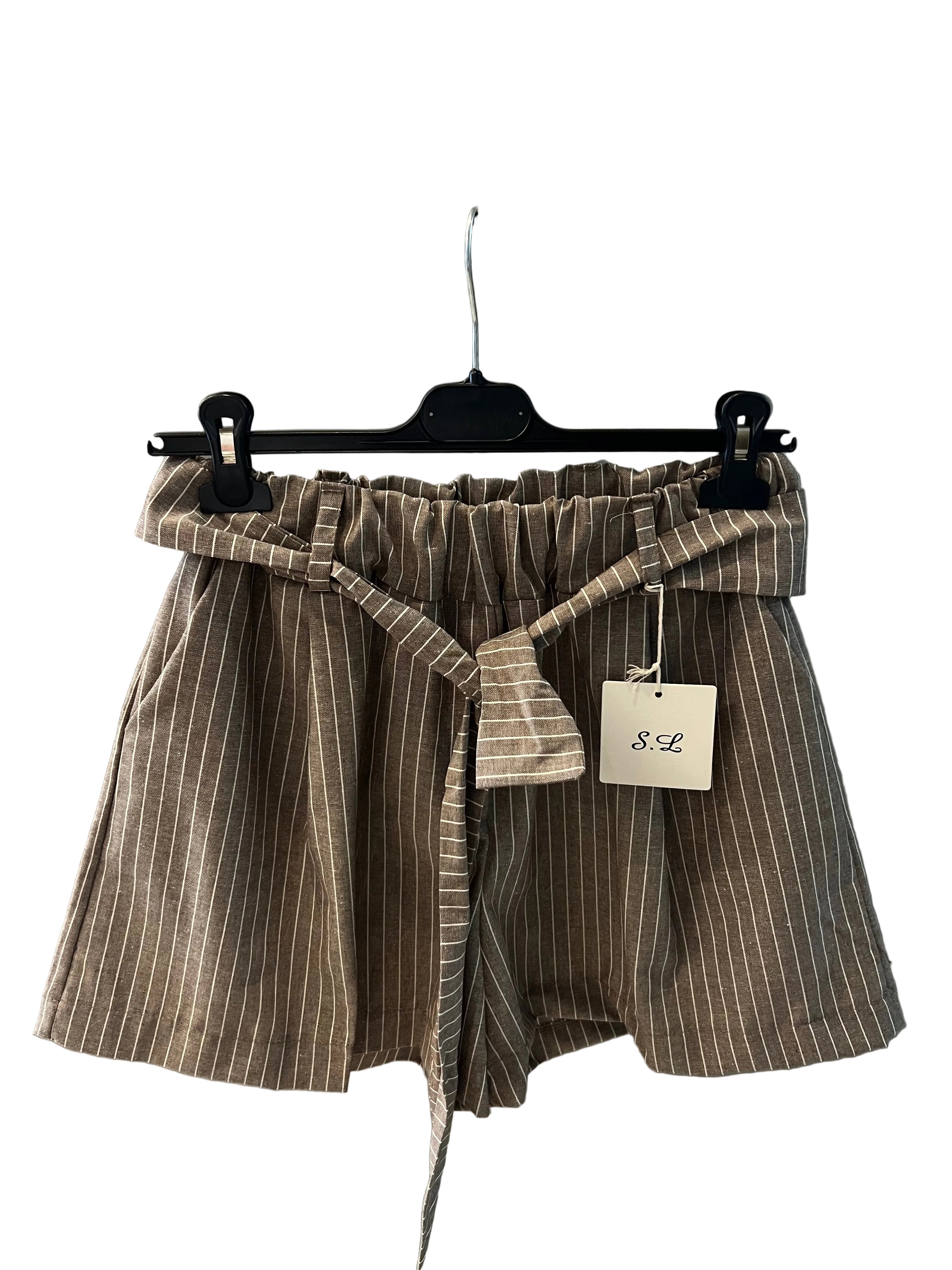 Pantaloncini gessato con fiocco ￼