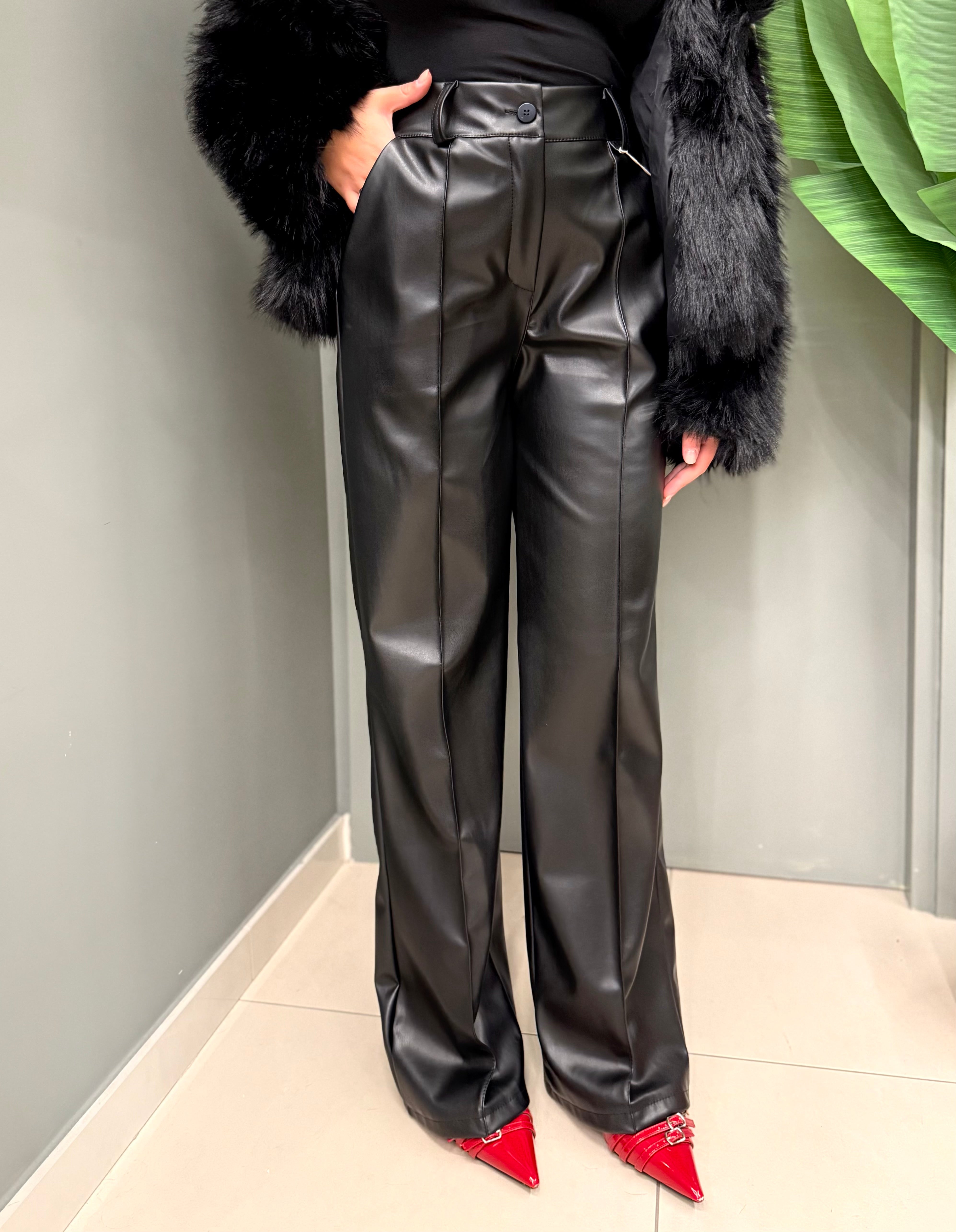 Pantalone eco pelle rock ￼