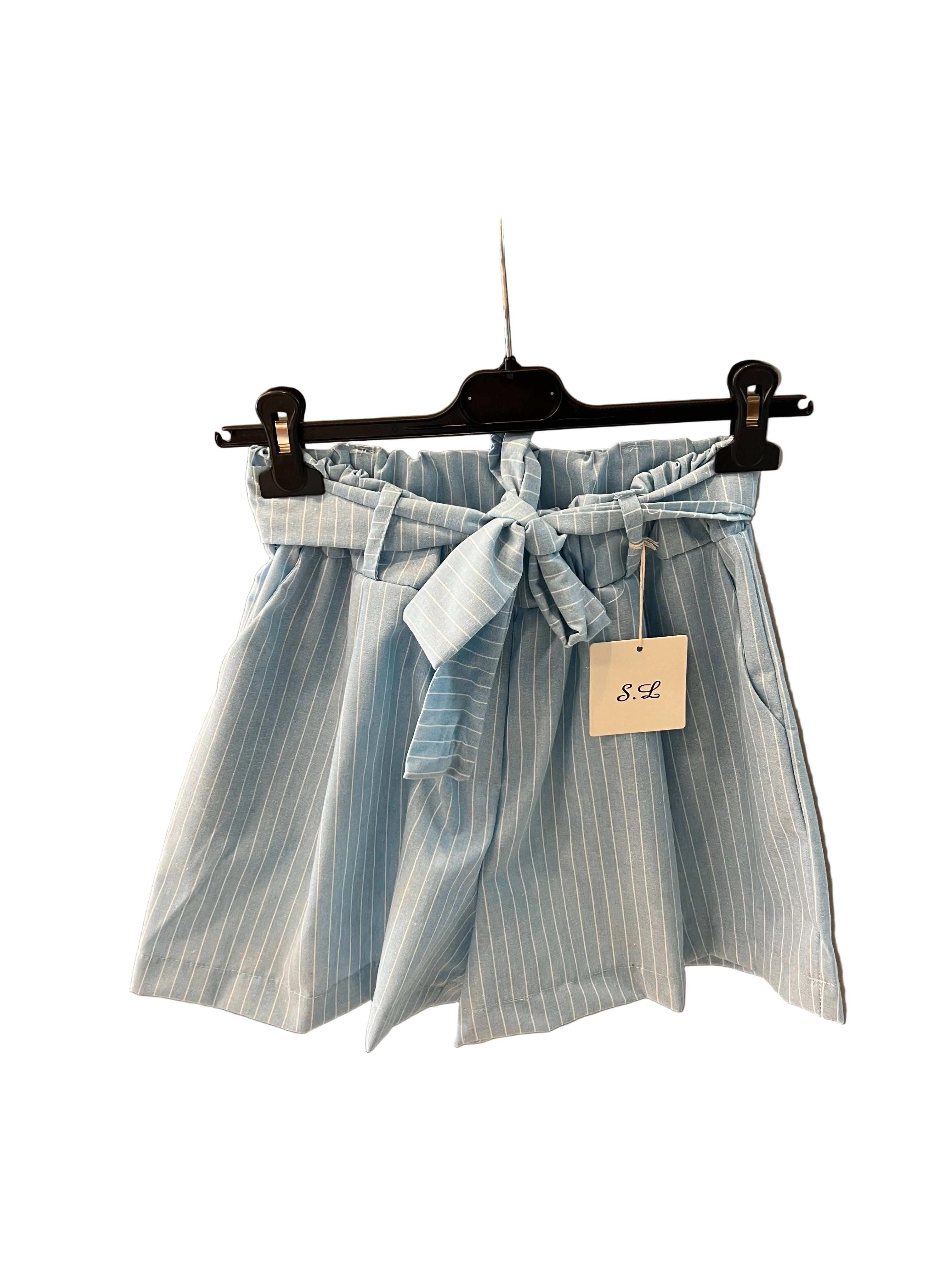 Pantaloncini gessato con fiocco ￼