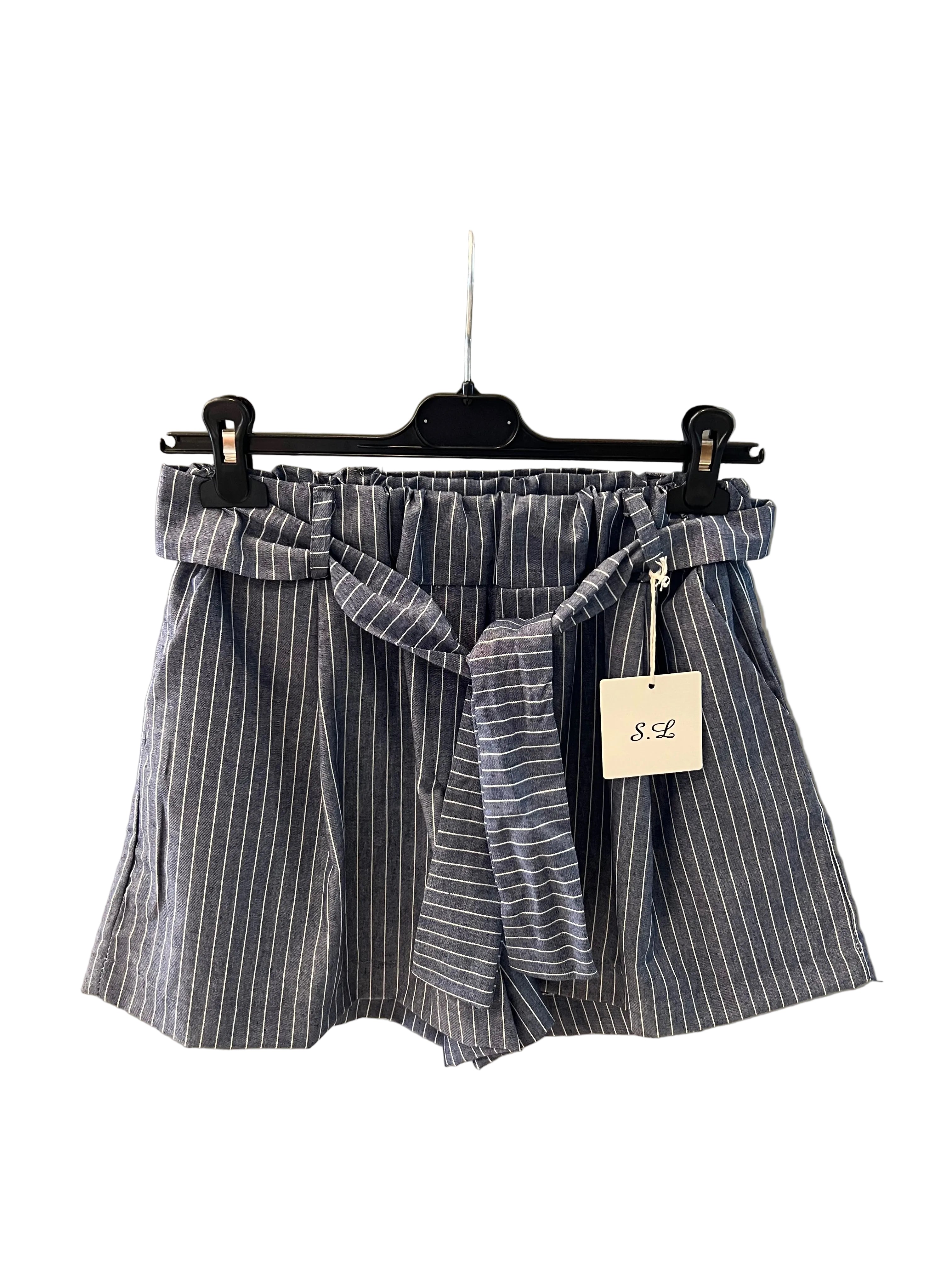 Pantaloncini gessato con fiocco ￼