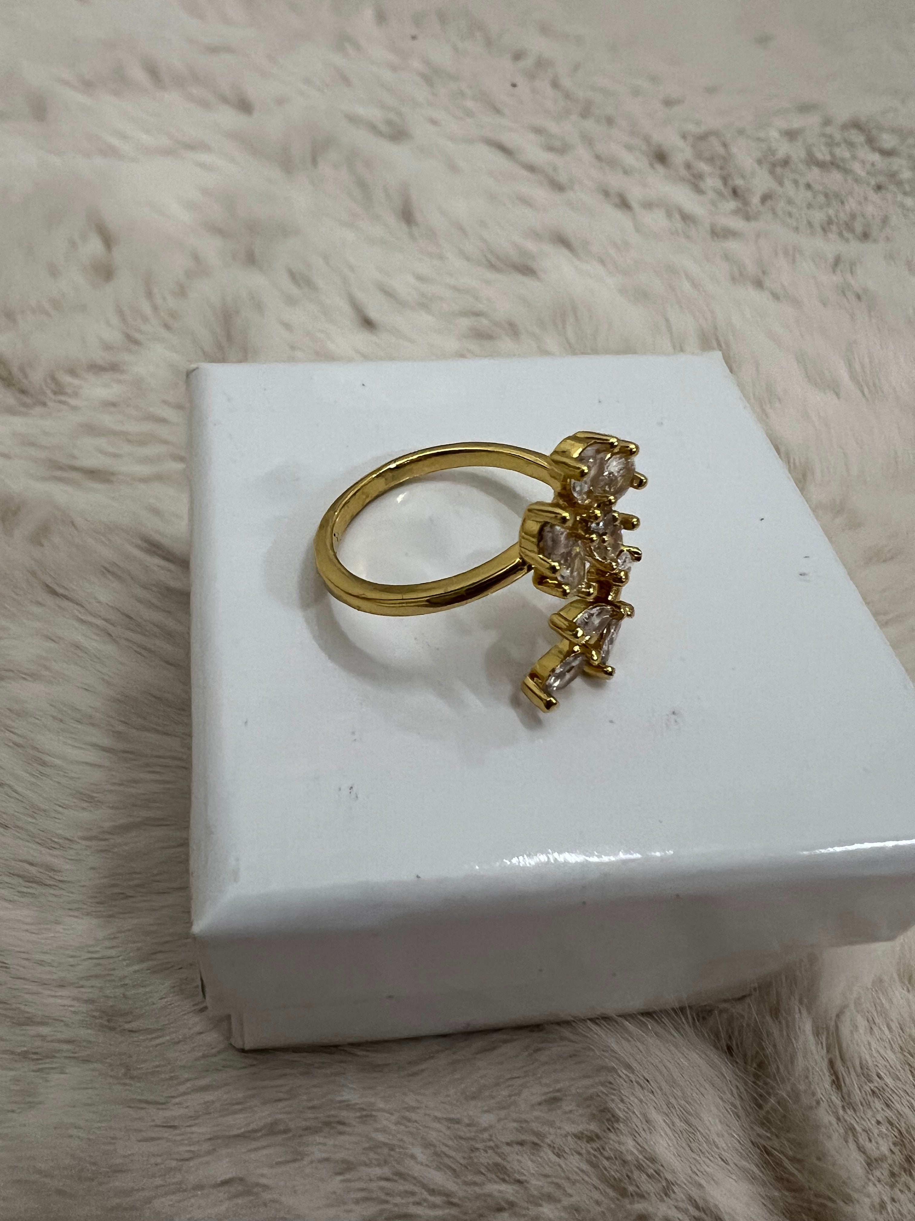 Anello fiore diamantato